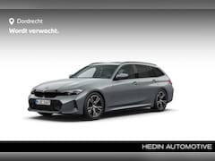 BMW 3-serie Touring - 318i M-Sport | Panorama | Camera | 18" |