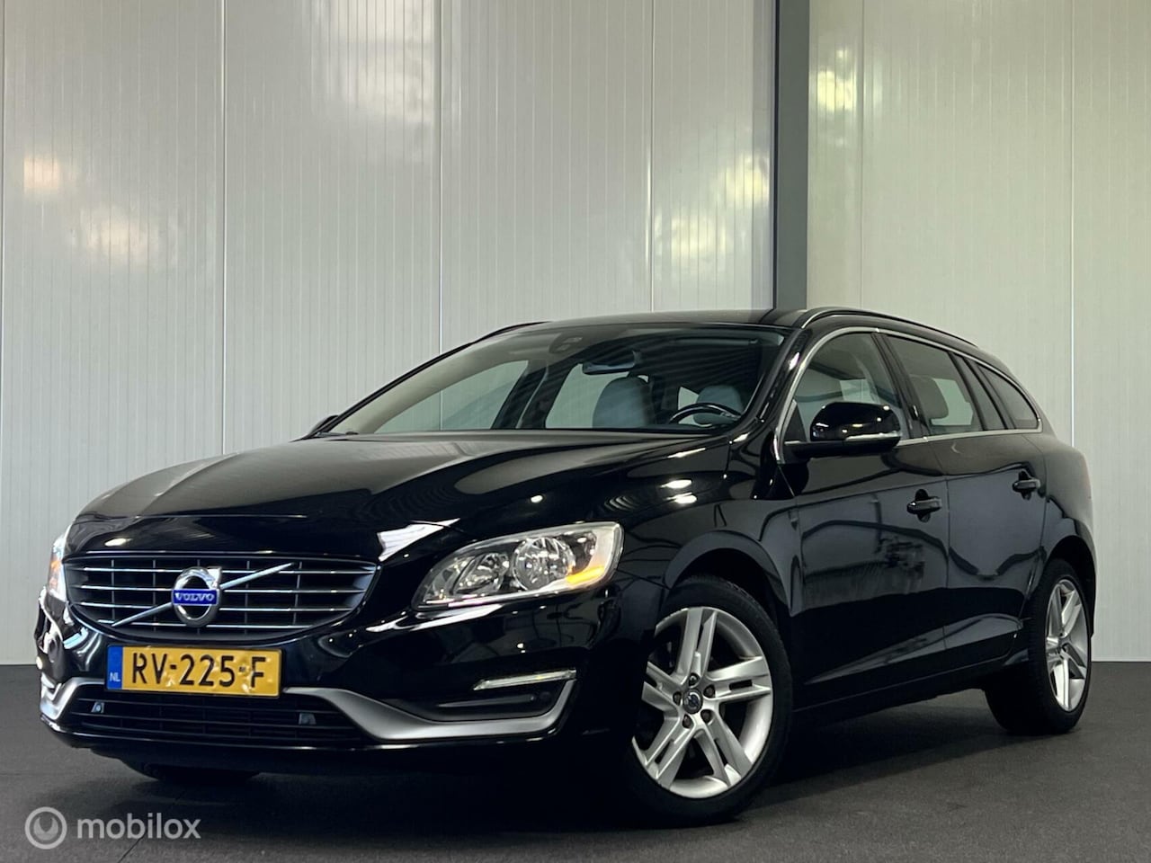 Volvo V60 - 2.0 D4 Summum [ volledige historie ] - AutoWereld.nl