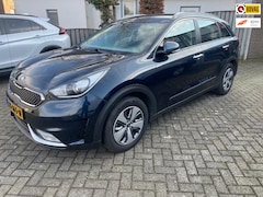 Kia Niro - 1.6 GDi Hybrid DynamicLine *navigatie + trekhaak + camera