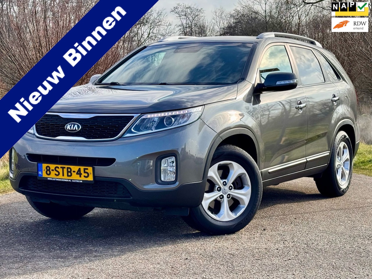 Kia Sorento - 2.4 GDi Plus Pack 7persoons / Automaat / Nieuwe motor / Trekhaak / Navigatie / Stoelverwar - AutoWereld.nl