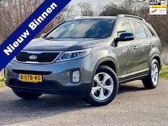 Kia Sorento - 2.4 GDi Plus Pack 7persoons / Automaat / Nieuwe motor / Trekhaak / Navigatie / Stoelverwar