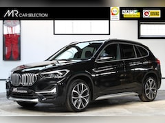 BMW X1 - sDrive20i VDL Nedcar Edition | Panoramadak | Head-Up | Sportstoelen | Camera | 19 inch | N