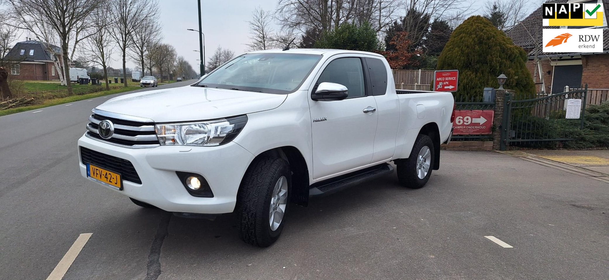 Toyota HiLux - 2.4 D-4D Xtra Cab Professional 2.4 D-4D Xtra Cab Professional - AutoWereld.nl