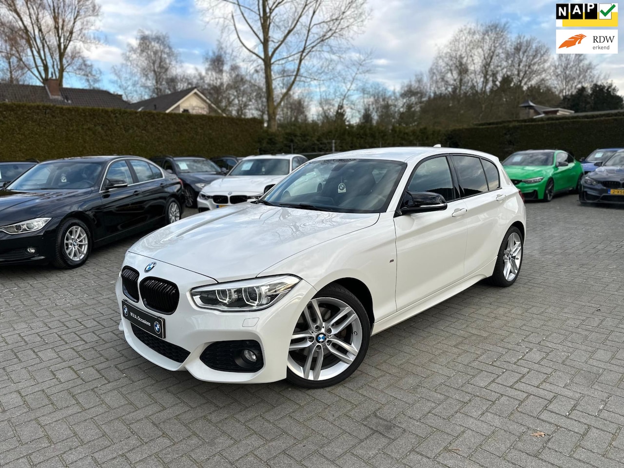 BMW 1-serie - 125i M Sport|Nwe Ketting|Cruise control|18 Inch|Climate control|Stoelverw.|Nieuwstaat!! - AutoWereld.nl