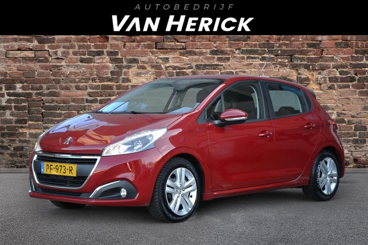 Peugeot 208 - 1.2 PureTech Blue Lion 5-Deurs | Apple Carplay | Cruise | Airco - AutoWereld.nl