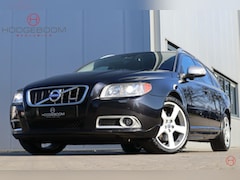 Volvo V70 - 2.4 D5 205 PK R-Design / 5-Cilinder / Bomvol opties / Dakje / Camera / ACC