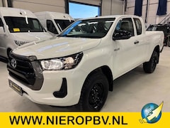 Toyota HiLux - 2.4 D-4D Comfort 4x4 1.5Cab NIEUW 3500KG Trekgewicht BPM VRIJ 10 x op voorraad €38.500 ex