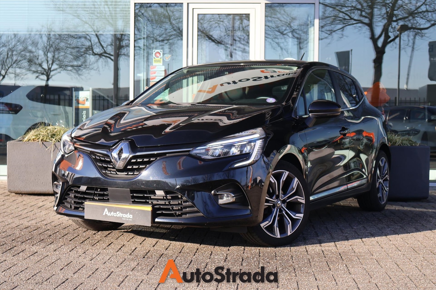 Renault Clio - 1.0 TCe Intens 100pk | Carplay | Cruise | DAB | Keyless | LED | Bluetooth | 1e Eigenaar - AutoWereld.nl