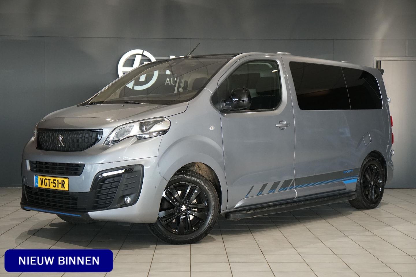 Peugeot Expert - 2.0 BlueHDI 180 Standard Asphalt 180PK AUT. + SPORT / - AutoWereld.nl