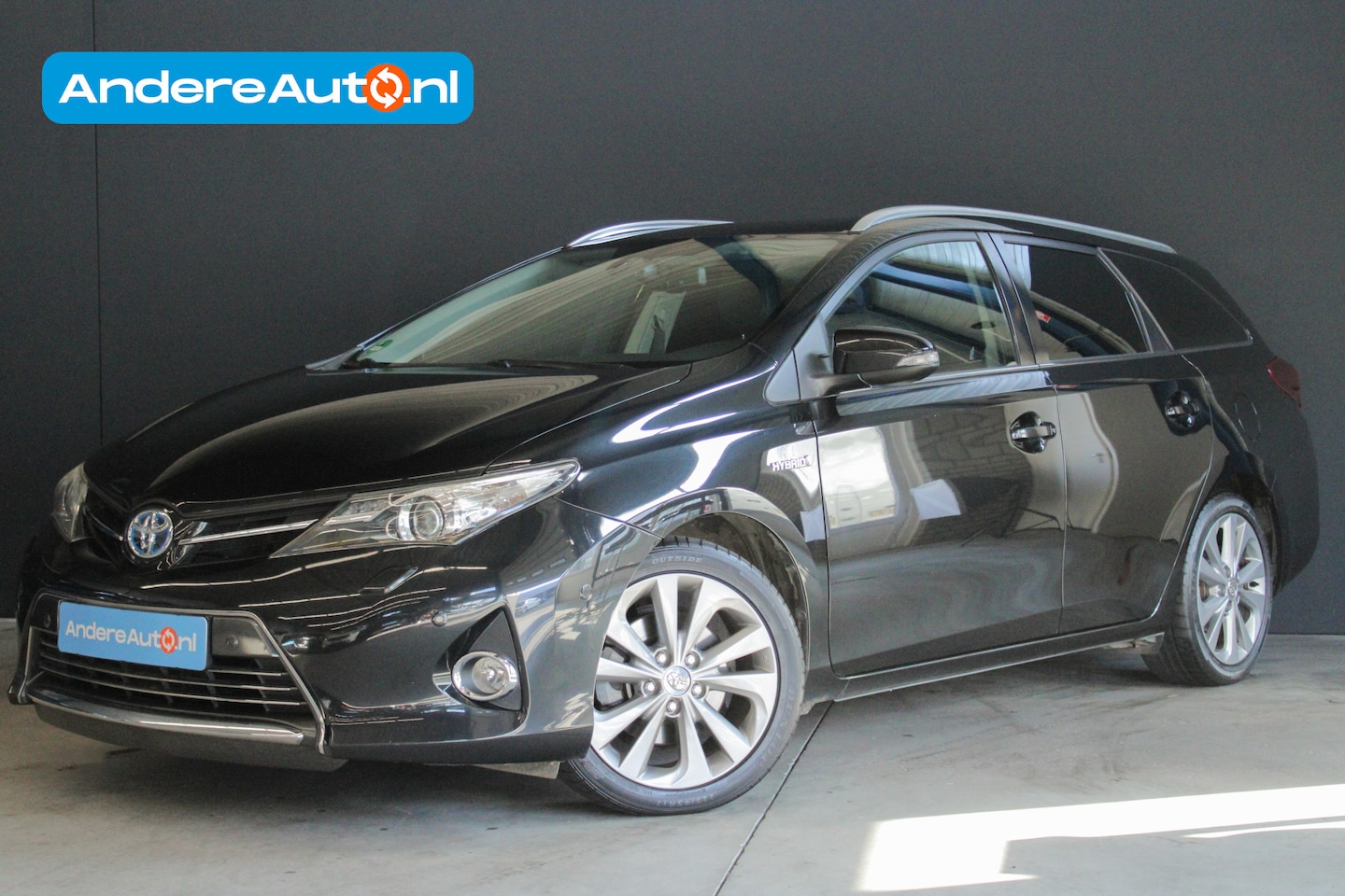 Toyota Auris Touring Sports - 1.8 Hybrid Executive |leder|parkeersensoren|stoelverwarming| - AutoWereld.nl