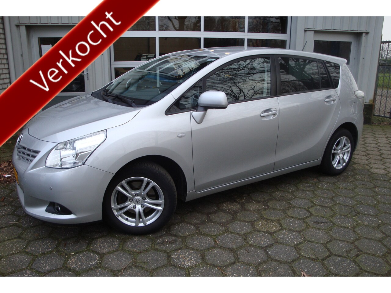 Toyota Verso - 1.8 VVT-i Aspiration 7p. 1.8 VVT-i Aspiration 7p. / Trekhaak - AutoWereld.nl