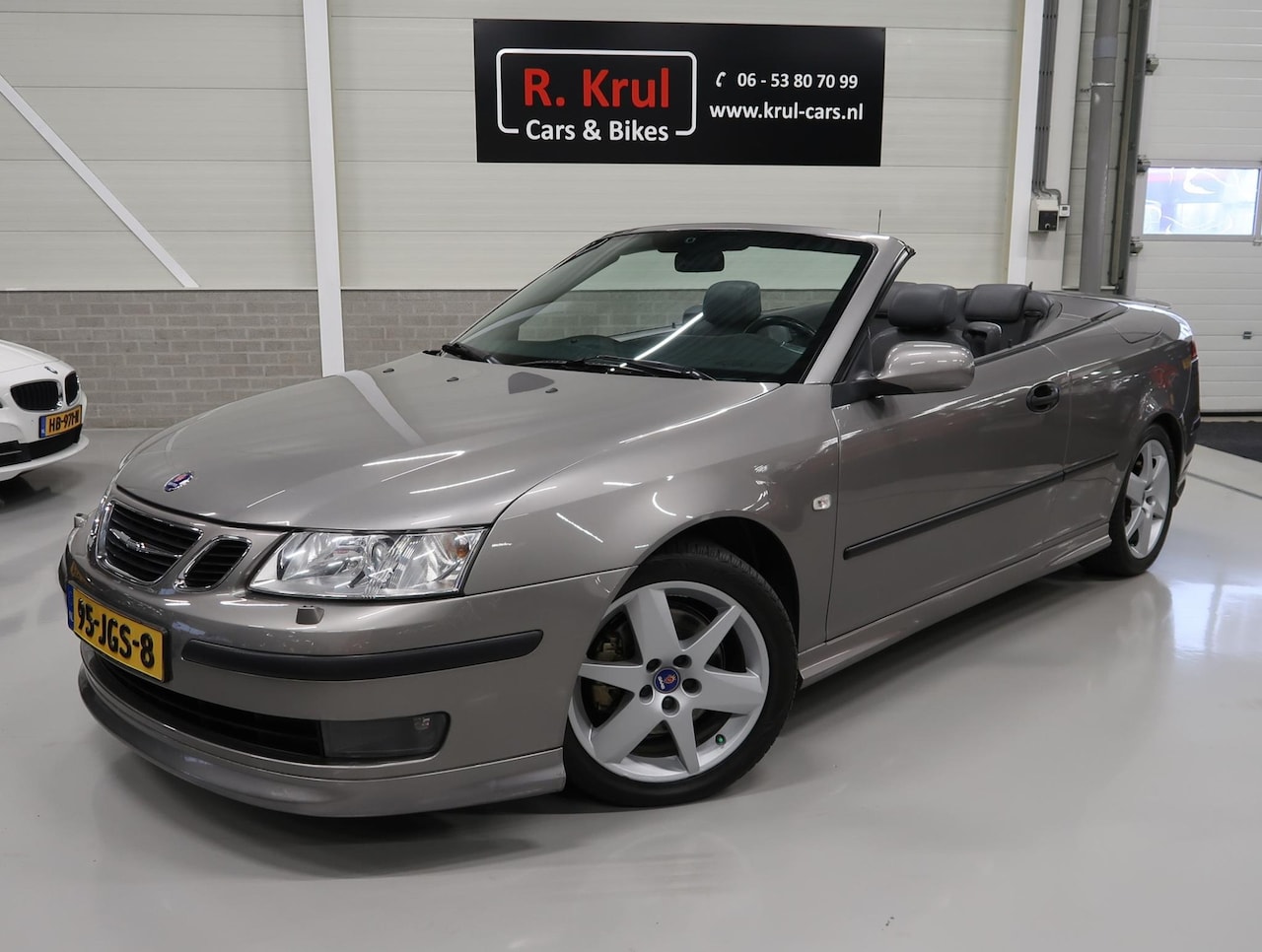 Saab 9-3 Cabrio - 2.0T Aero Automaat Leer Navi Trekhaak Boekjes Youngtimer Remmen rondom nieuw Nette staat W - AutoWereld.nl