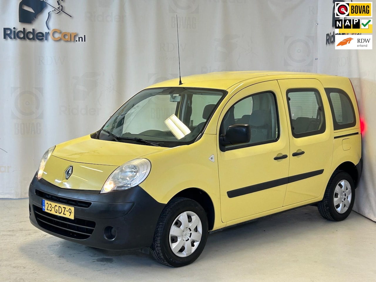 Renault Kangoo Family - 1.6-16V Expression|1E EIG|NAP|TREKHAAK|APK 04-2026|RADIO| - AutoWereld.nl