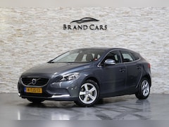 Volvo V40 - 1.6 T2 Momentum | Trekhaak | Dealer OH | NAP | Distr. vv | 2e Eigenaar |