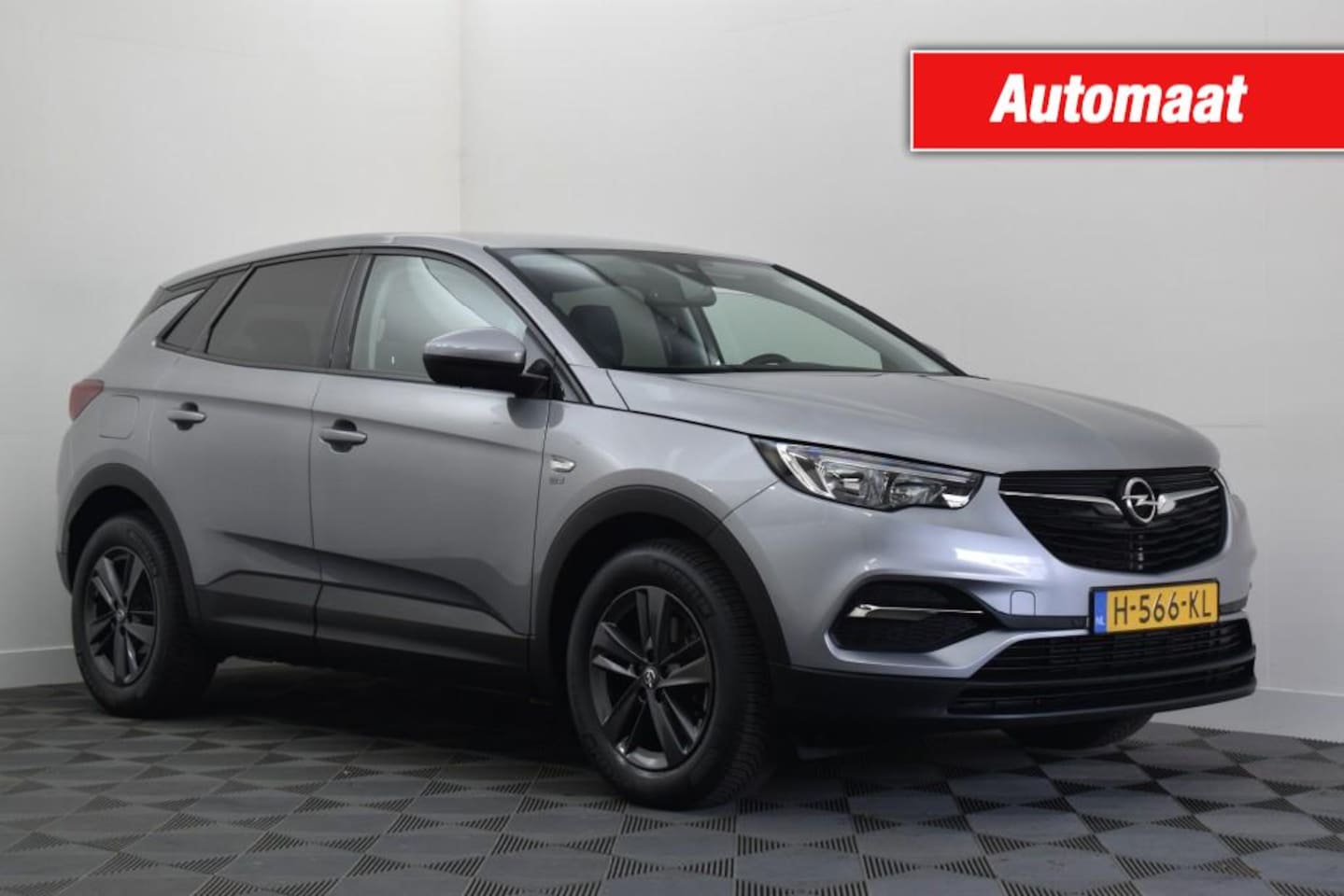 Opel Grandland X - 1.2 Turbo 120 Jaar Edition 1.2 Turbo 131PK 120 Jaar Edition - AutoWereld.nl