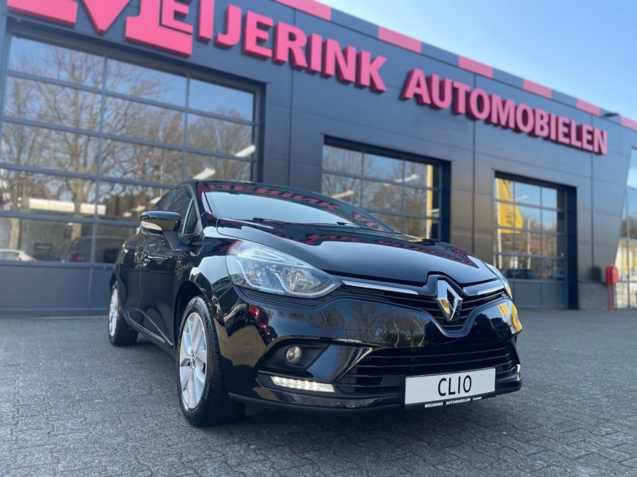 Renault Clio - 0.9 TCE LIMITED BJ.2019 NAVI CRUISE PDC - AutoWereld.nl