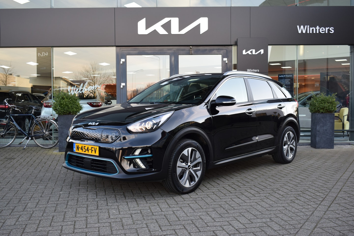 Kia e-Niro - Edition 64kWh 3-Fase ECC Cr.Control-Adapt. Navi+Camera+BT Stoel+StuurVerw. Trekhaak 17"LMV - AutoWereld.nl