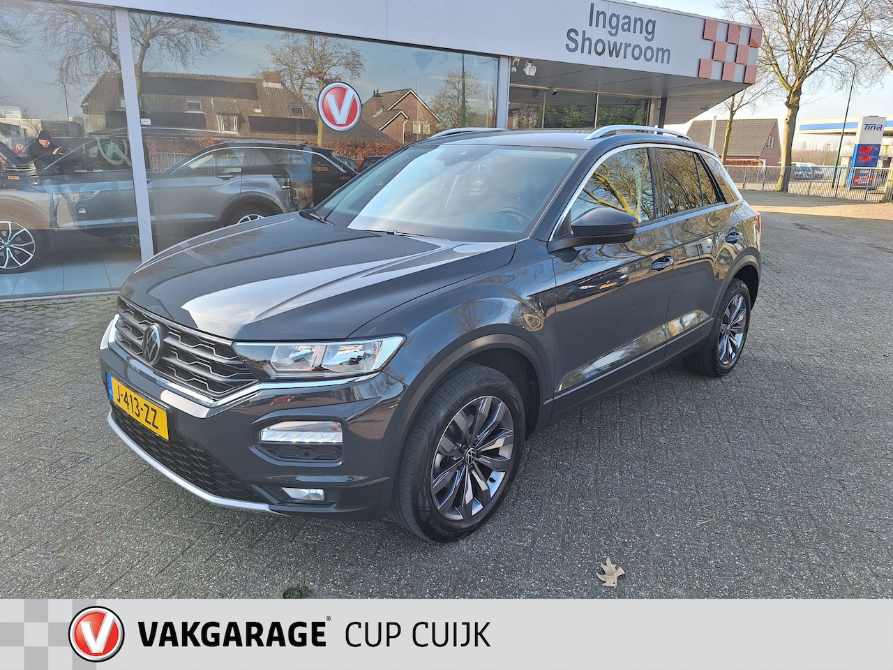 Volkswagen T-Roc - 1.5 TSI Style Business AUTOMAAT Climate control/Cruise control/Leer/PDC/Navigatie - AutoWereld.nl