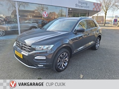 Volkswagen T-Roc - 1.5 TSI Style Business AUTOMAAT Climate control/Cruise control/Leer/PDC/Navigatie Helix Su