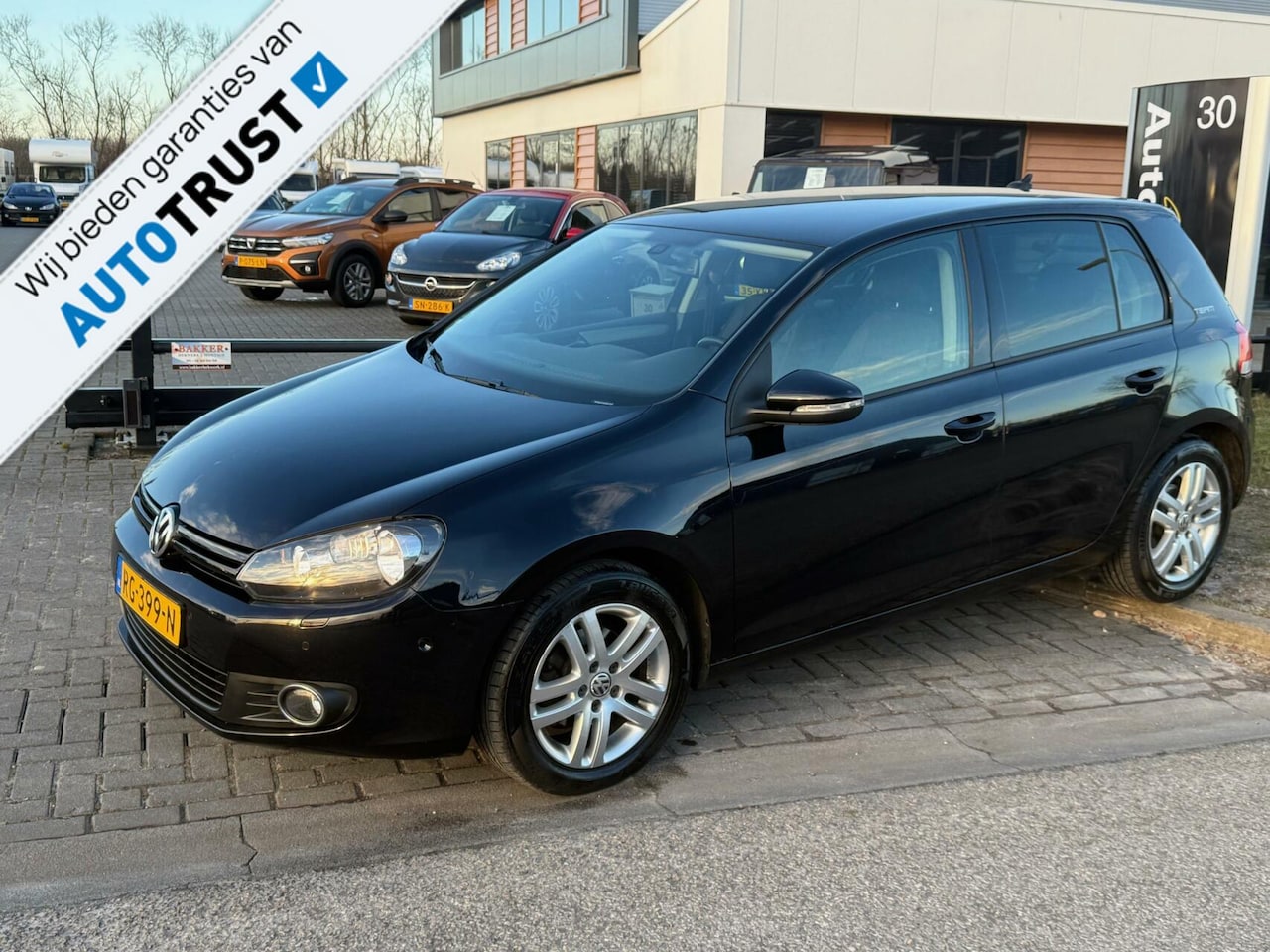 Volkswagen Golf - 1.6 TDI Highline BlueMotion NAVI,CRUISE,PDC V/A - AutoWereld.nl