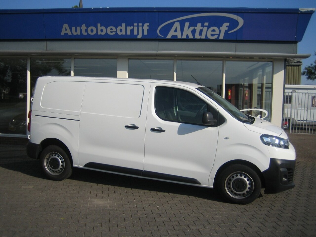 Citroën Jumpy - 2.0 HDi L2 pdc/cruise/trekhaak - AutoWereld.nl