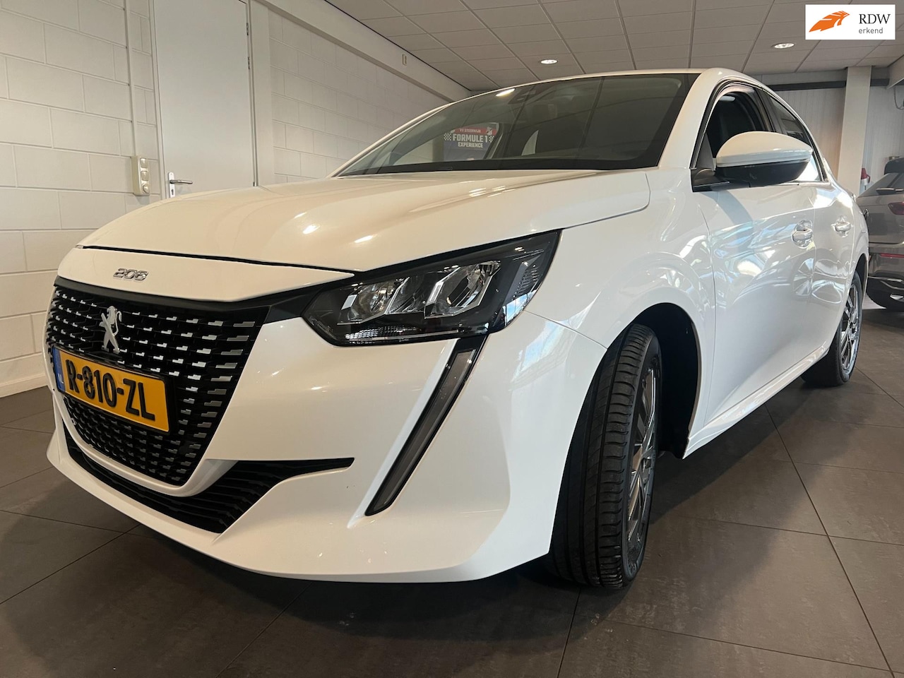 Peugeot 208 - 1.2 PureTech Blue Lease Active 1.2 PureTech Blue Lease Active - AutoWereld.nl