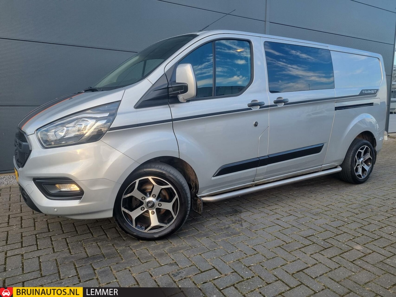 Ford Transit Custom - 2.0 TDCI L2H1 Sport DC 2 x schuif 130 Pk - AutoWereld.nl