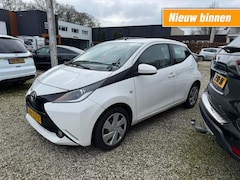 Toyota Aygo - 1.0 VVT-I X-PLAY, Navi, Airco, Camera, Elekt Pakket, Dealer OH