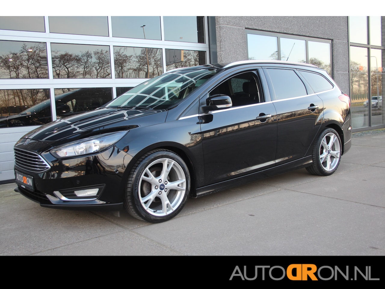 Ford Focus Wagon - 1.0 ecoboost 125 Pk Titanium ST-line, 18 Inch LM, Navigatie - AutoWereld.nl