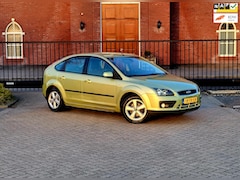 Ford Focus - 1.6-16V Futura / Airco / Nap / Dealer onderhouden / 5 Deurs / Cruise control