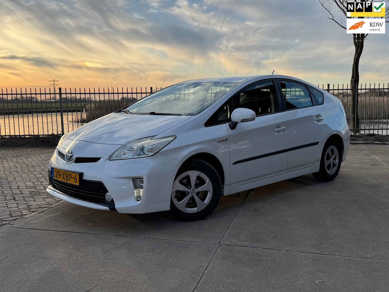 Toyota Prius - 1.8 Comfort Top 5 edition | Camera | Keyless | Navi | - AutoWereld.nl