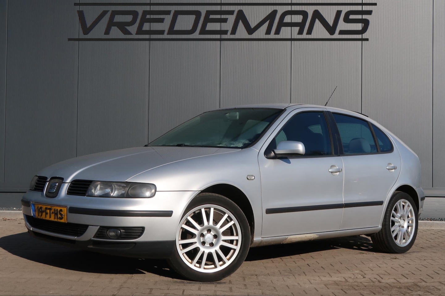 Seat Leon - 1.6 Signo AUTOMAAT - AutoWereld.nl