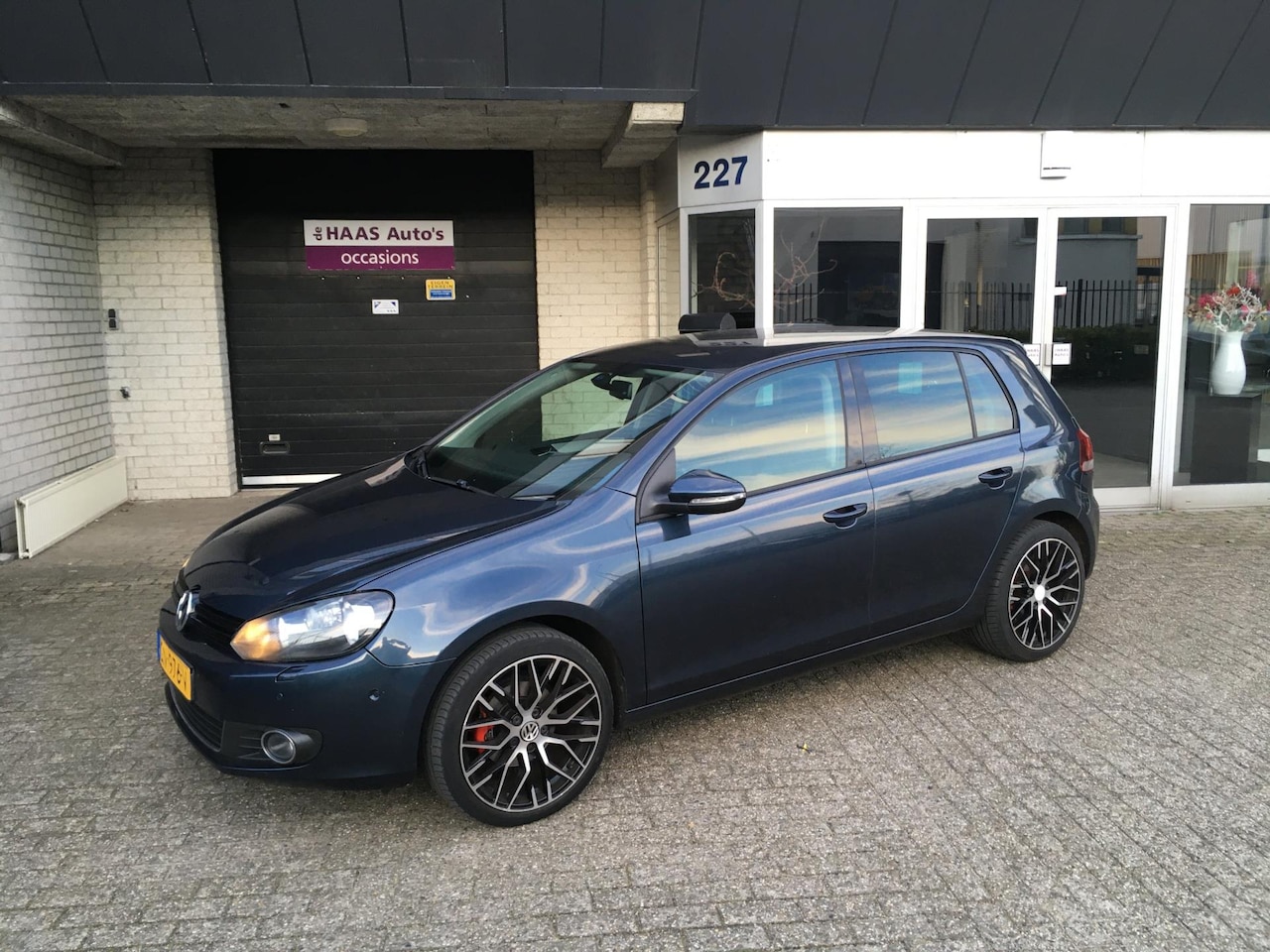 Volkswagen Golf - 1.2 TSI Highline BlueMotion / ALU VELGEN / 5 DEURS / CLIMATE / STOELVERWARMING - AutoWereld.nl