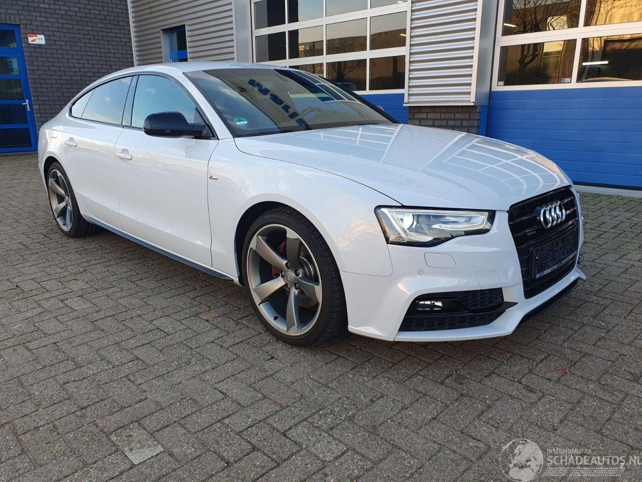 Audi A5 Sportback - 3.0 TDI Quattro S-Line sport edition - AutoWereld.nl