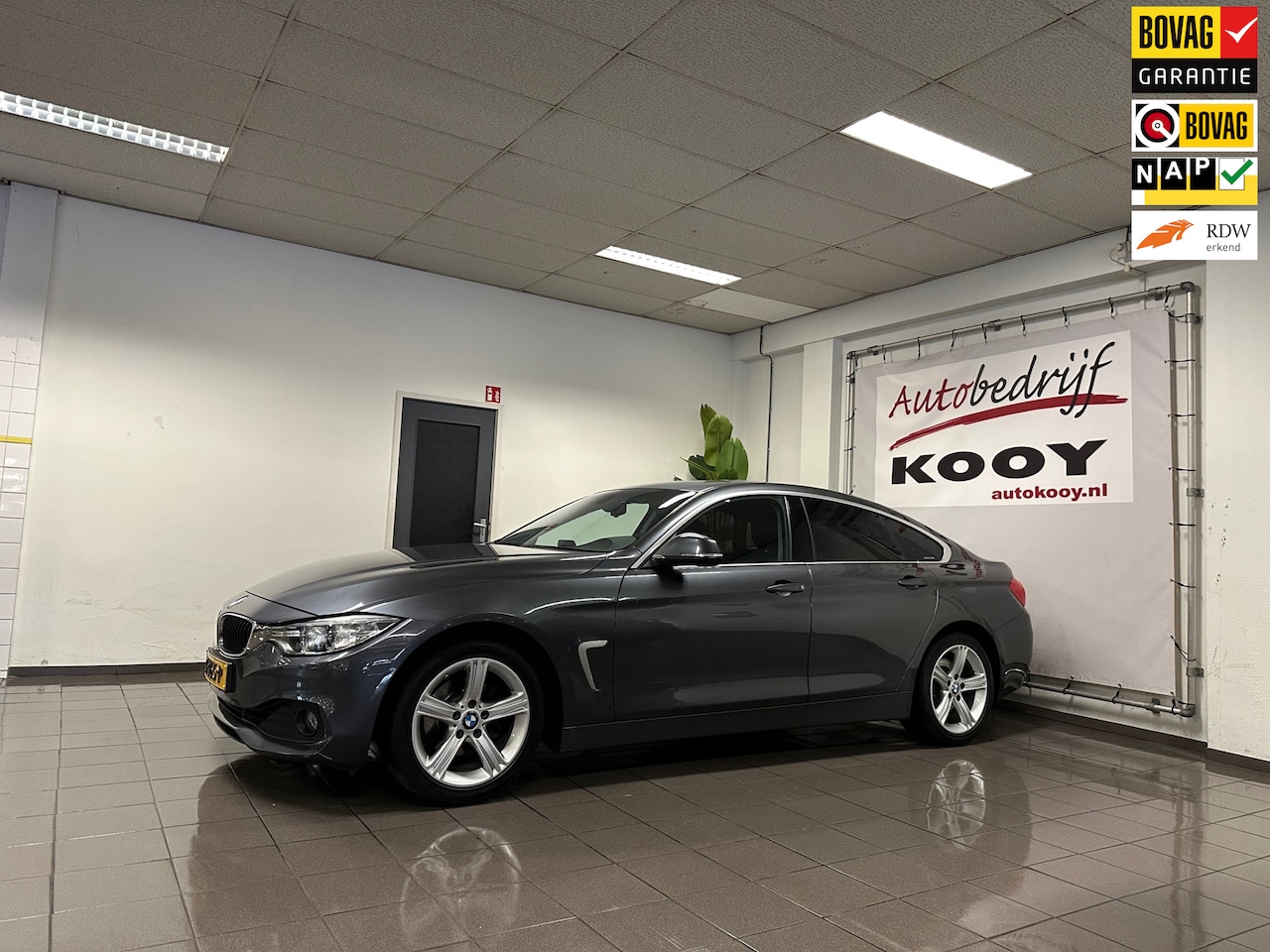 BMW 4-serie Gran Coupé - 420i Executive * Automaat / Navigatie / Trekhaak / Xenon / NL Auto * - AutoWereld.nl