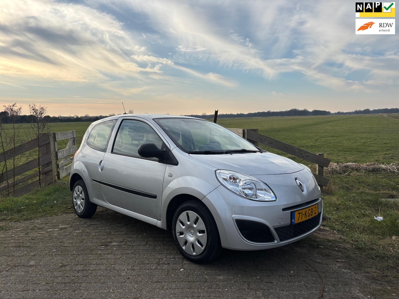 Renault Twingo - 1.2 Authentique 1.2 Authentique, Airco, Lage km stand - AutoWereld.nl