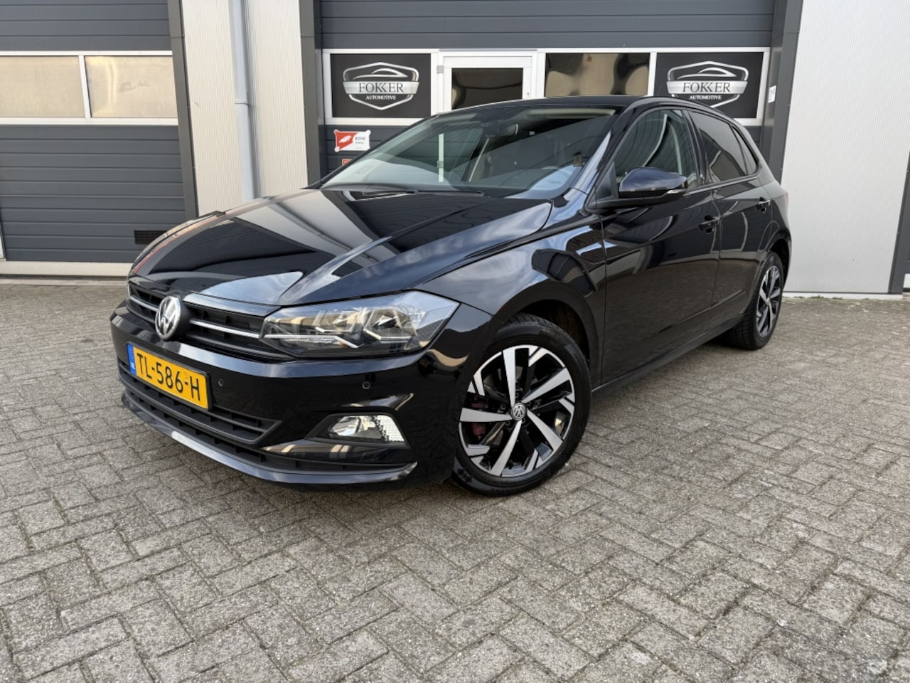 Volkswagen Polo - 1.0 TSI Beats 116PK Clima Navi Carplay PDC Stoelverwarming 16" - AutoWereld.nl