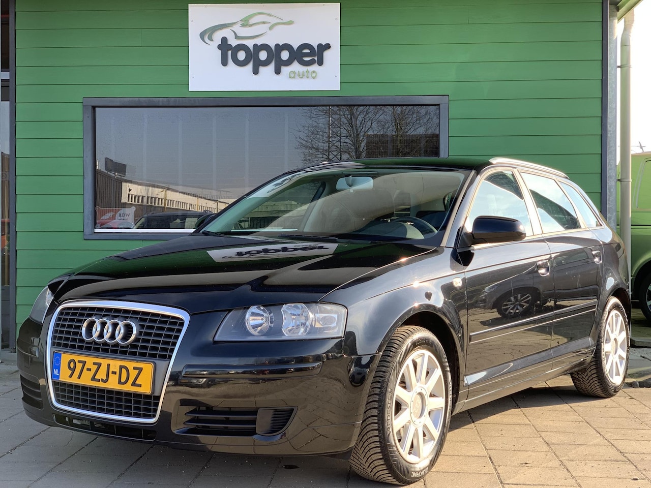 Audi A3 Sportback - 1.6 Attraction Pro Line Business | CruiseControl | Navigatie | Trekhaak | - AutoWereld.nl