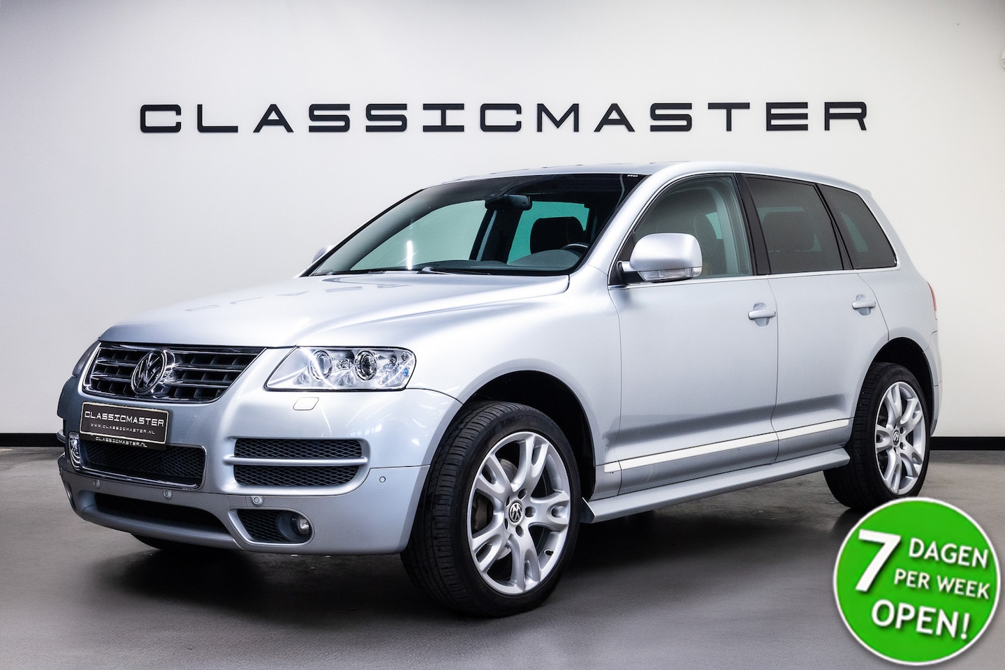 Volkswagen Touareg - 6.0 W12 Btw auto, Fiscale waarde € 8.000,- (€ 19.793,39 Ex B.T.W) DEALER AUTO - AutoWereld.nl