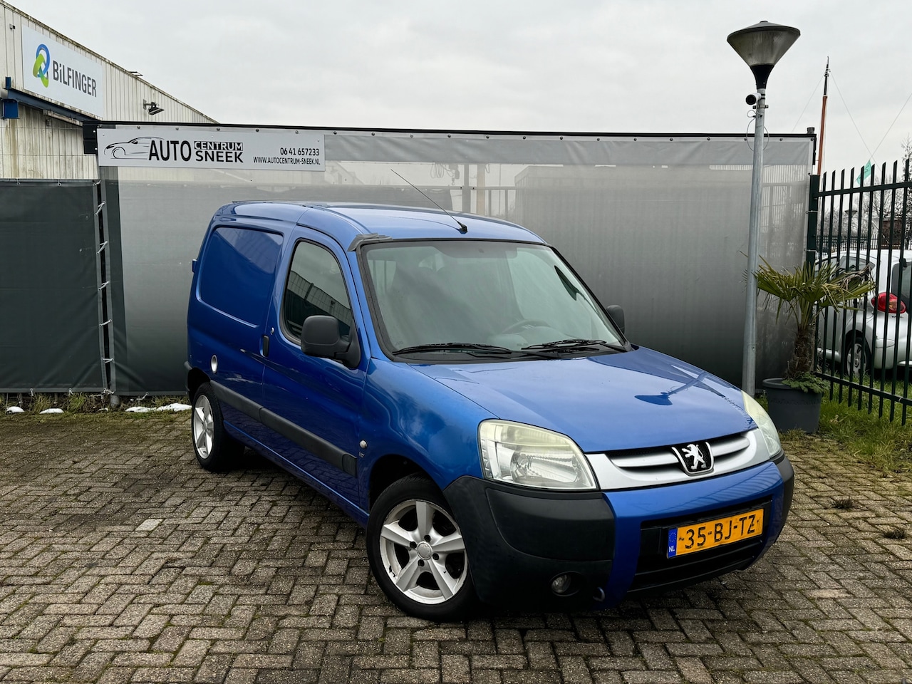 Peugeot Partner - 170C 2.0 HDI Avantage - Airco - APK 05-25 - AutoWereld.nl