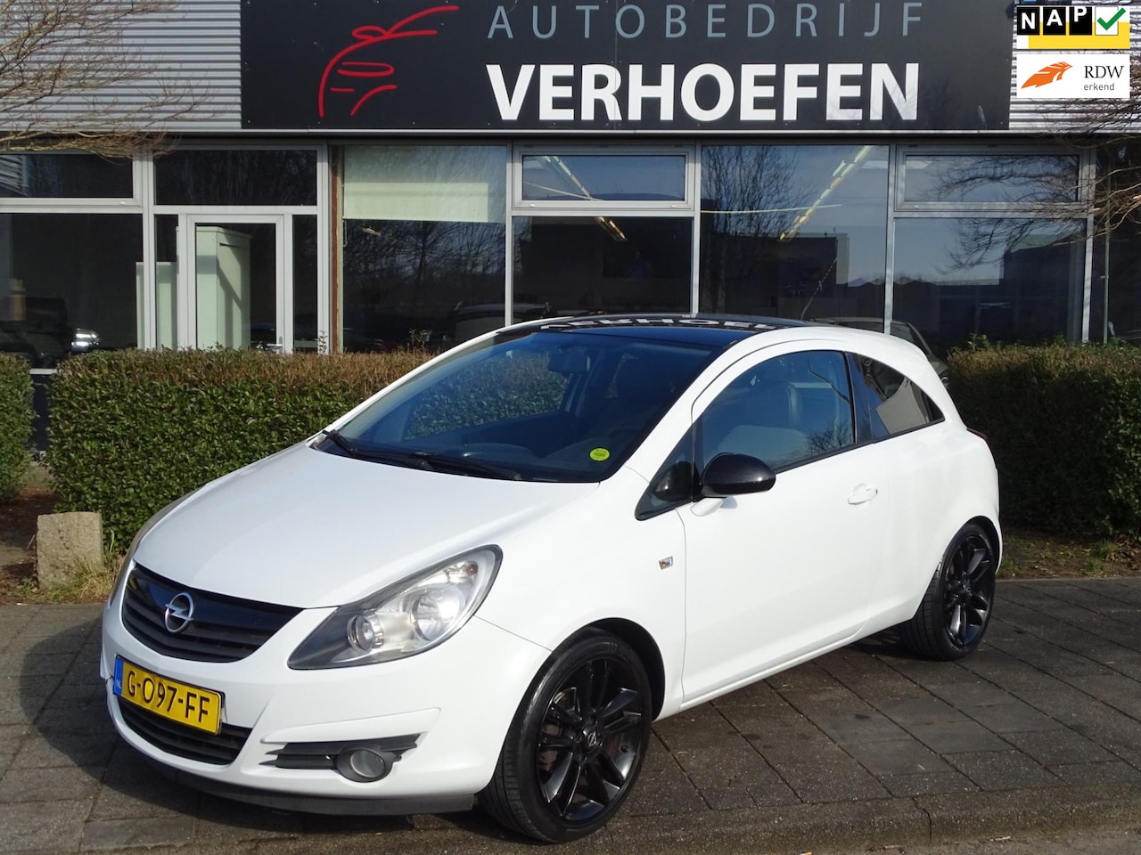 Opel Corsa - 1.2-16V Essentia - OPC LOOK - CRUISE CONTR - AIRCO - COUPE ! - AutoWereld.nl