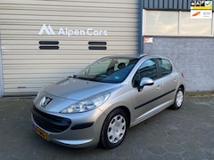 Peugeot 207 - 1.4 Cool 'n Blue Airco / Cruise controle / Trekhaak / APK 01-2026