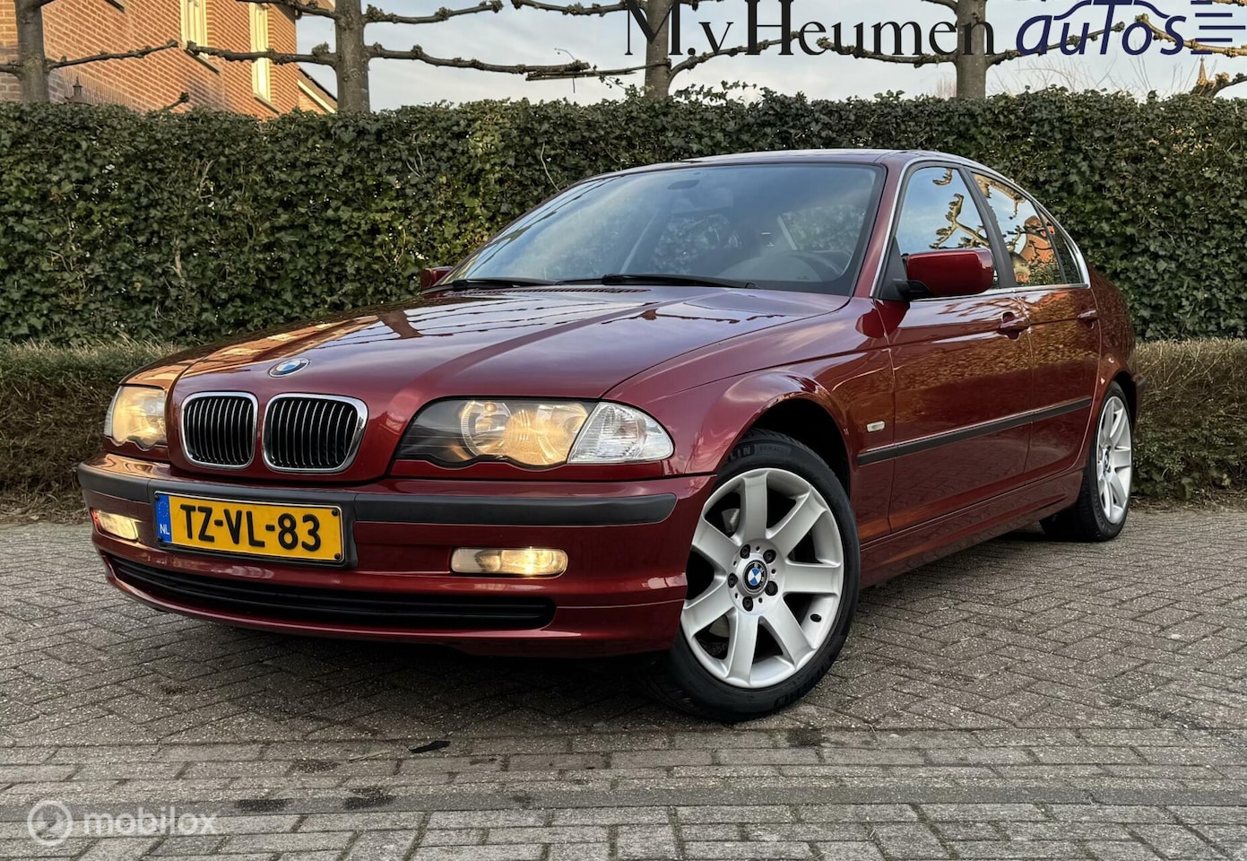 BMW 3-serie - 320i Sport 6 cilinder ORG. NED. Zeer nette staat - AutoWereld.nl