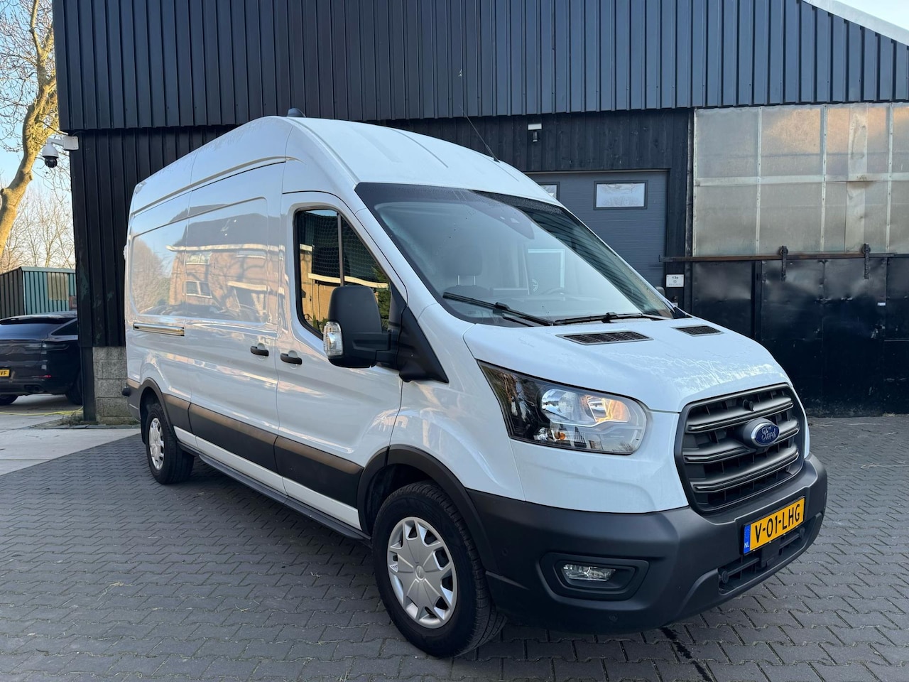 Ford Transit - 350 2.0 TDCI L3H3 / 360 Camera / Dealer Garantie / Stoelverwarming Carplay/ - AutoWereld.nl