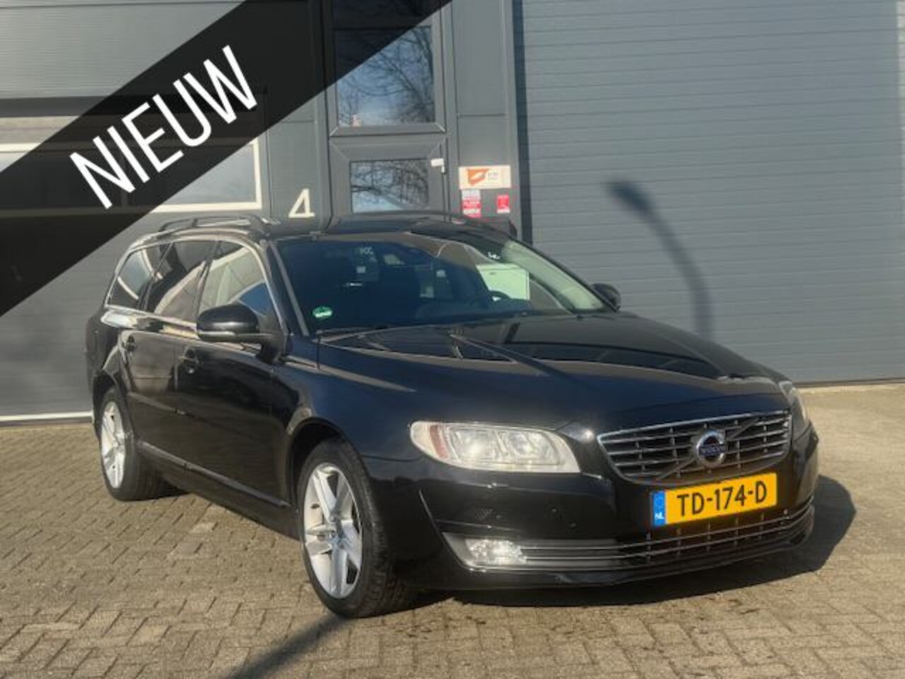 Volvo V70 - 2.0 D4 Summum 2.0 D4 Summum - AutoWereld.nl