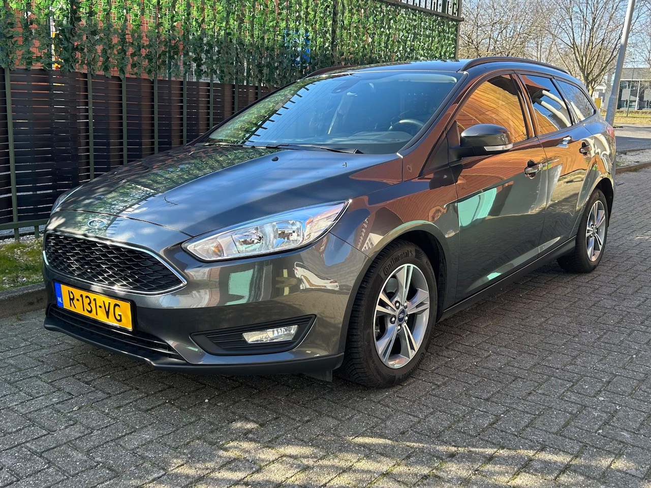 Ford Focus Wagon - 1.5 Titanium Edition 2015 Grijs AIRCO CRUISE - AutoWereld.nl