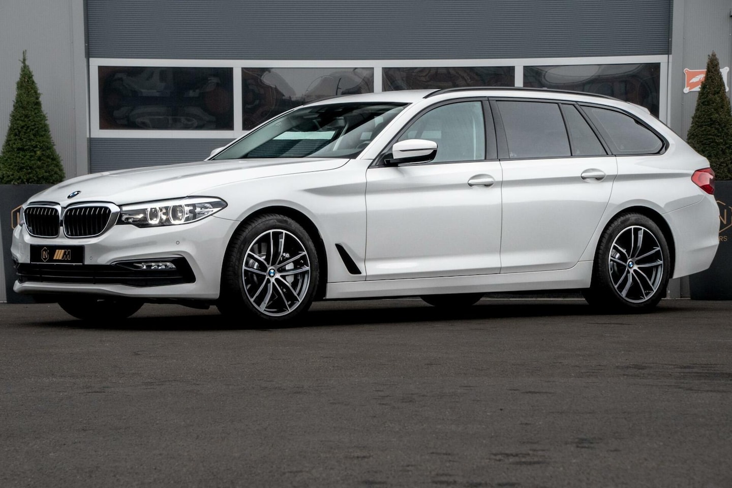 BMW 5-serie Touring - 530i xDrive Executive| Camera | Trekhaak - AutoWereld.nl