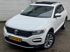 Volkswagen T-Roc - 1.5 TSI Style Lane/Front Assist/Carplay/Automaat/Camera/Pano