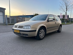 Volkswagen Golf - 1.9 TDI Trendline