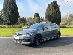 Volkswagen Golf - 2.0 TSI GTI TCR DYN DSG Pano